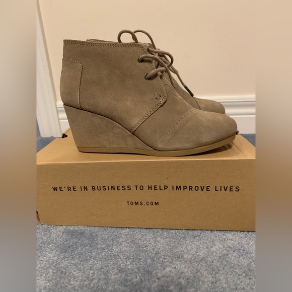 Brand New - Toms Desert Wedge Suede Shoes - Taupe - Size 6.5 - Picture 8 of 10
